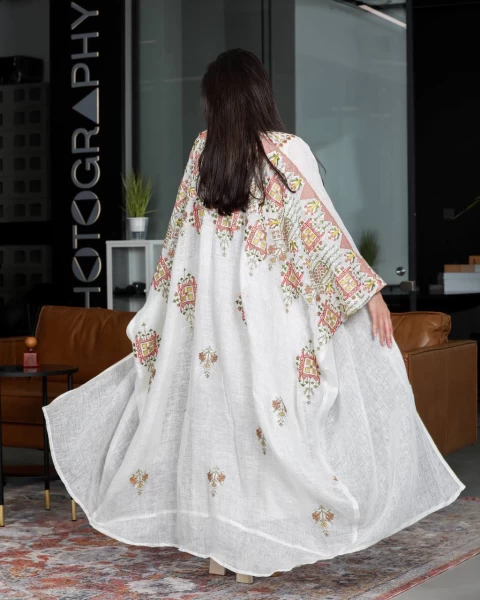 White Linen Bisht Abaya with embroidery C:IB139 Wihte